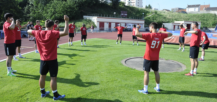 Les Rouge et Noir tiennent leur préparation