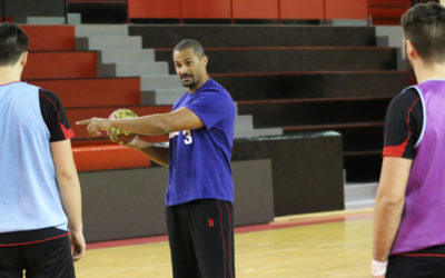 Didier Dinart sinvite au centre de formation !