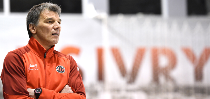 DANIEL HAGER VA PASSER LA MAIN