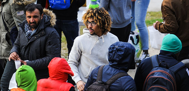 Opération de collecte de nourriture pour le collectif Solidaritess de Walid Badi