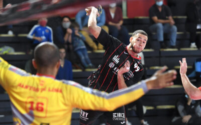 J05PL / Victoire tranquille des Rouge et Noir