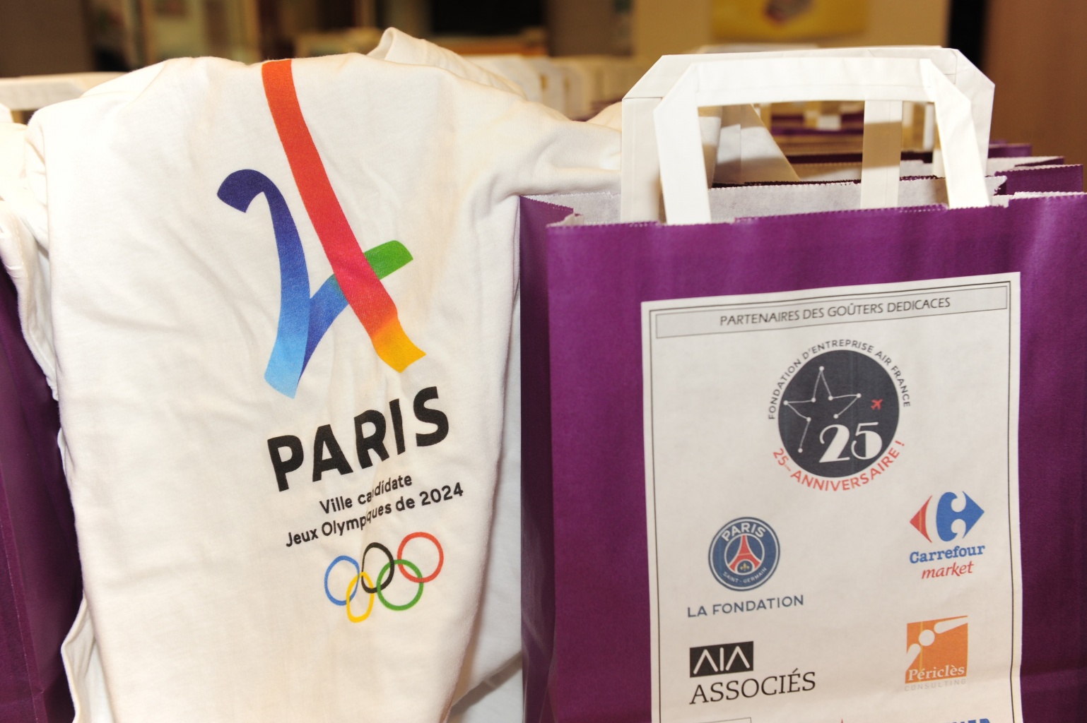 UN MAILLOT POUR LA VIE ! Visite à l'hopital Paris R. Debré (Un maillot pour la vie)