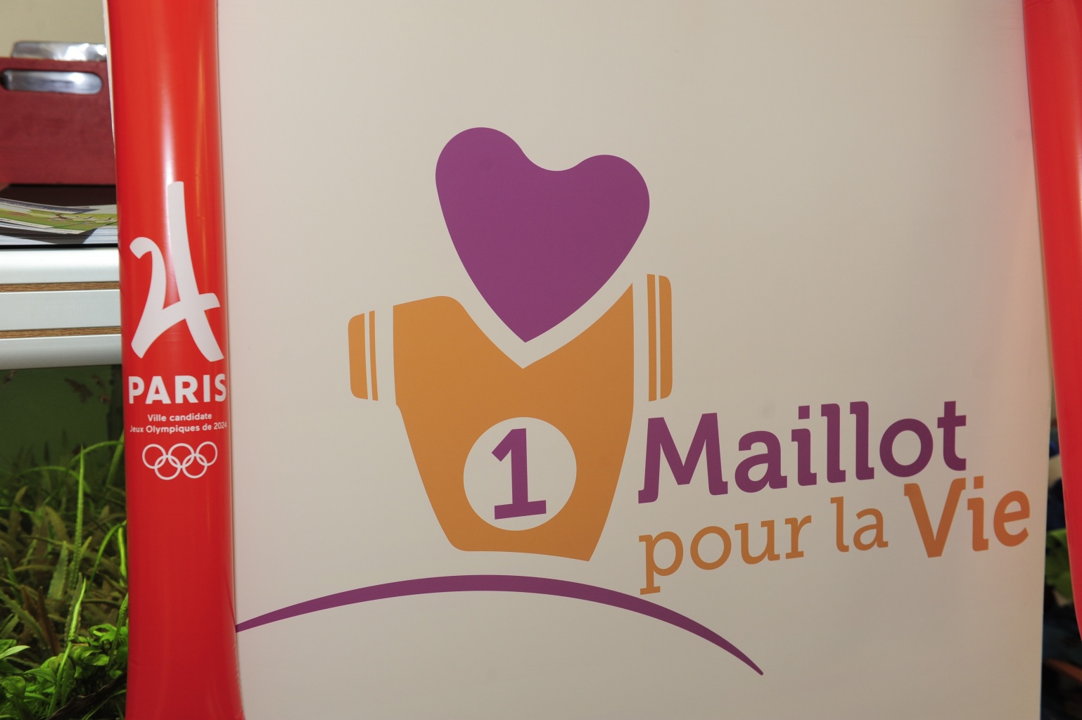 UN MAILLOT POUR LA VIE ! Visite à l'hopital Paris R. Debré (Un maillot pour la vie)