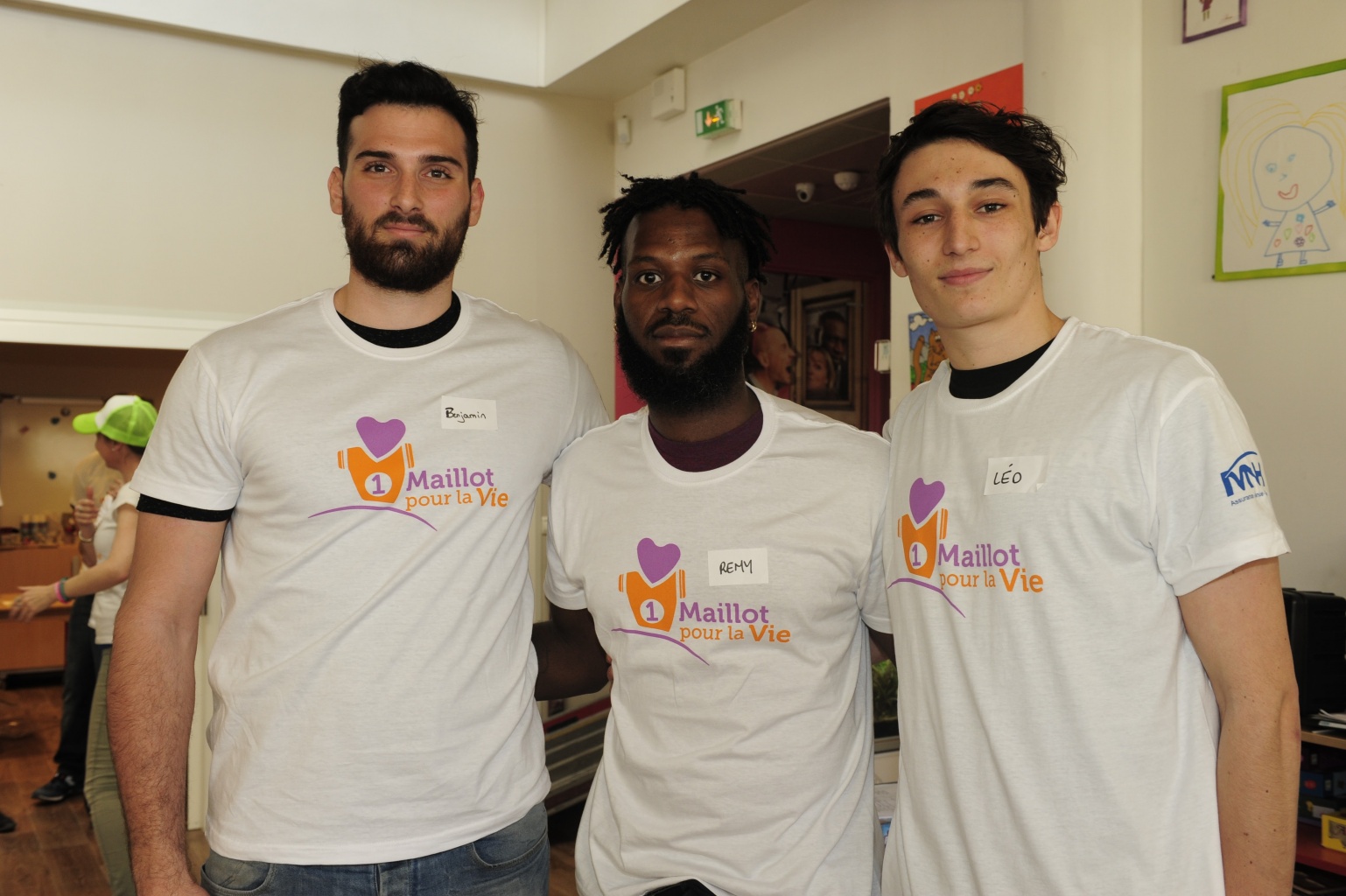 UN MAILLOT POUR LA VIE ! Visite à l'hopital Paris R. Debré (Un maillot pour la vie)