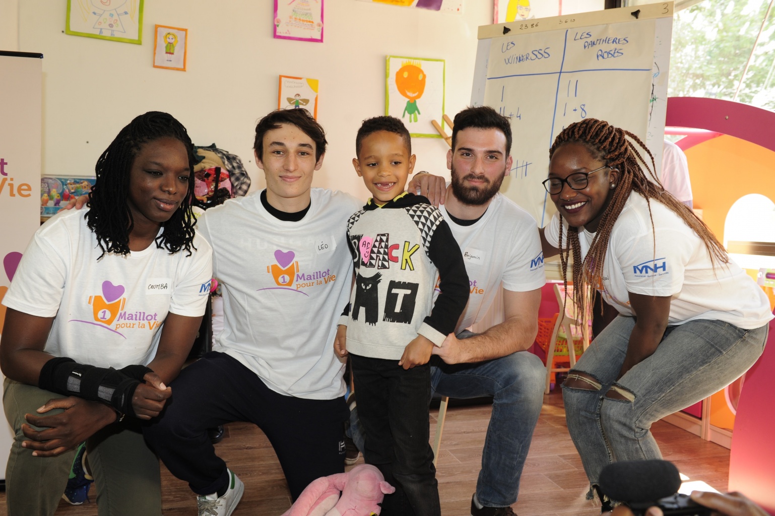 UN MAILLOT POUR LA VIE ! Visite à l'hopital Paris R. Debré (Un maillot pour la vie)