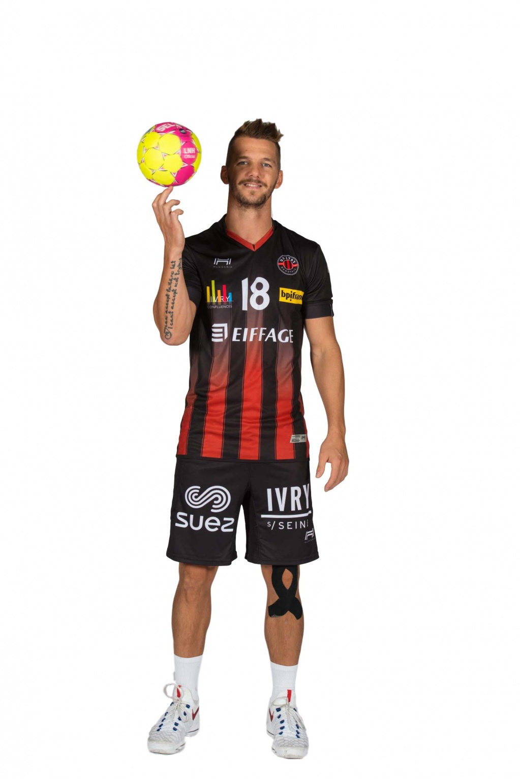 PRESENTATION OFFICIEUSE DE L'EQUIPE PRO (Lionel Hitier - www.lemondedusport.com)