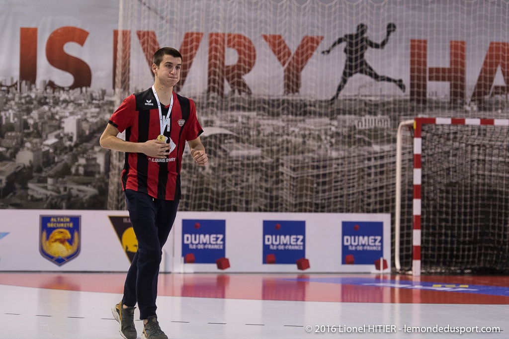 Mise à l'honneur des -18, Champions de France! (Lionel Hitier - www.lemondedusport.com)