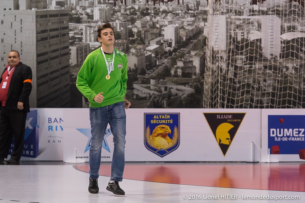 Mise à l'honneur des -18, Champions de France! (Lionel Hitier - www.lemondedusport.com)