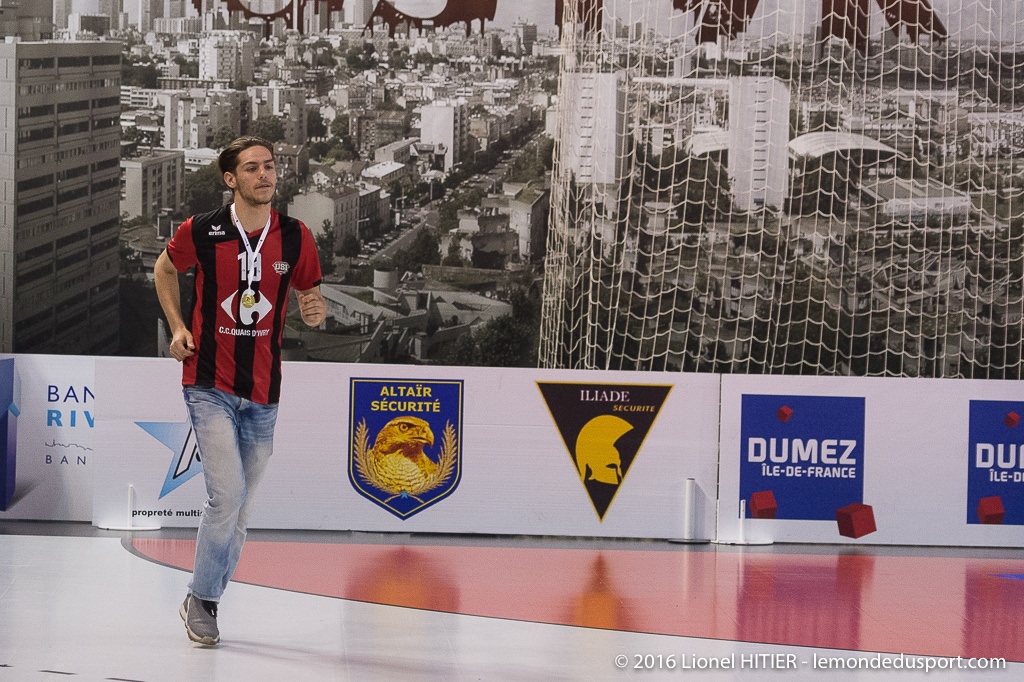 Mise à l'honneur des -18, Champions de France! (Lionel Hitier - www.lemondedusport.com)