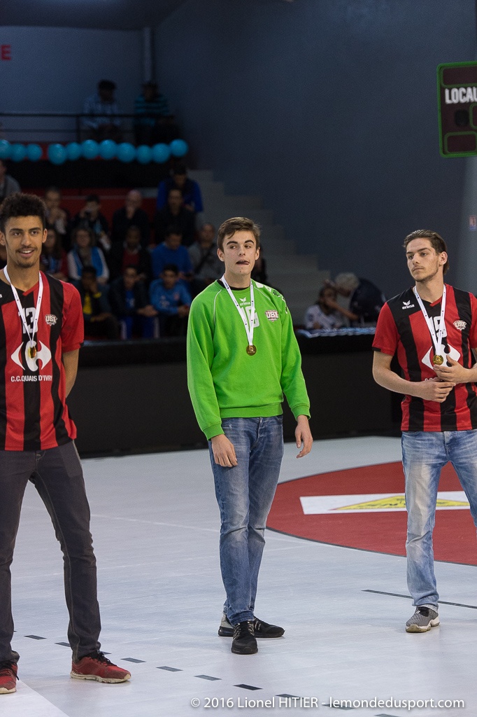 Mise à l'honneur des -18, Champions de France! (Lionel Hitier - www.lemondedusport.com)