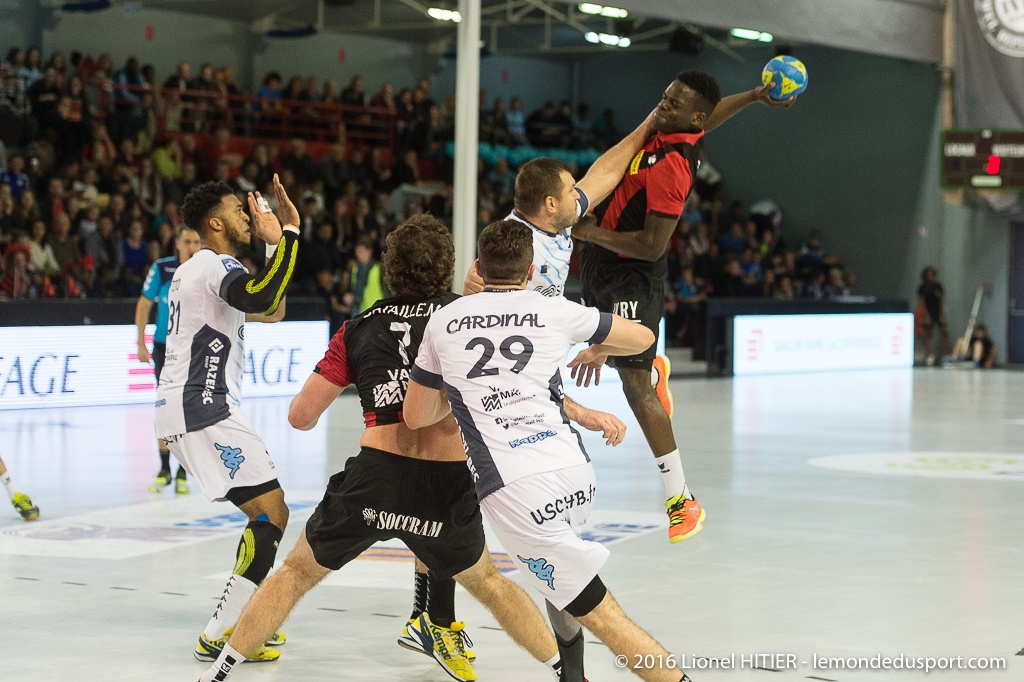 US IVRY - CRETEIL (Lionel Hitier - www.lemondedusport.com)