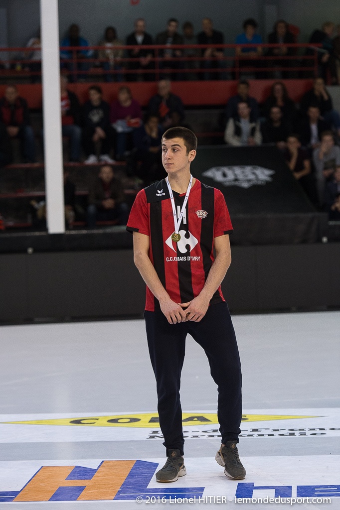 Mise à l'honneur des -18, Champions de France! (Lionel Hitier - www.lemondedusport.com)
