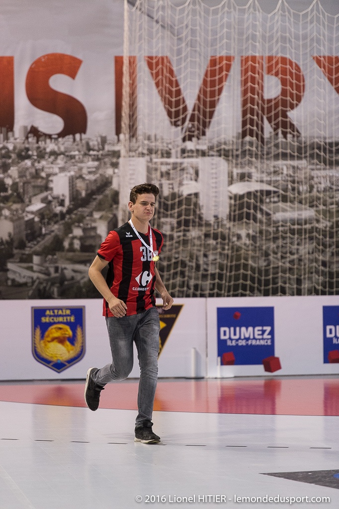 Mise à l'honneur des -18, Champions de France! (Lionel Hitier - www.lemondedusport.com)