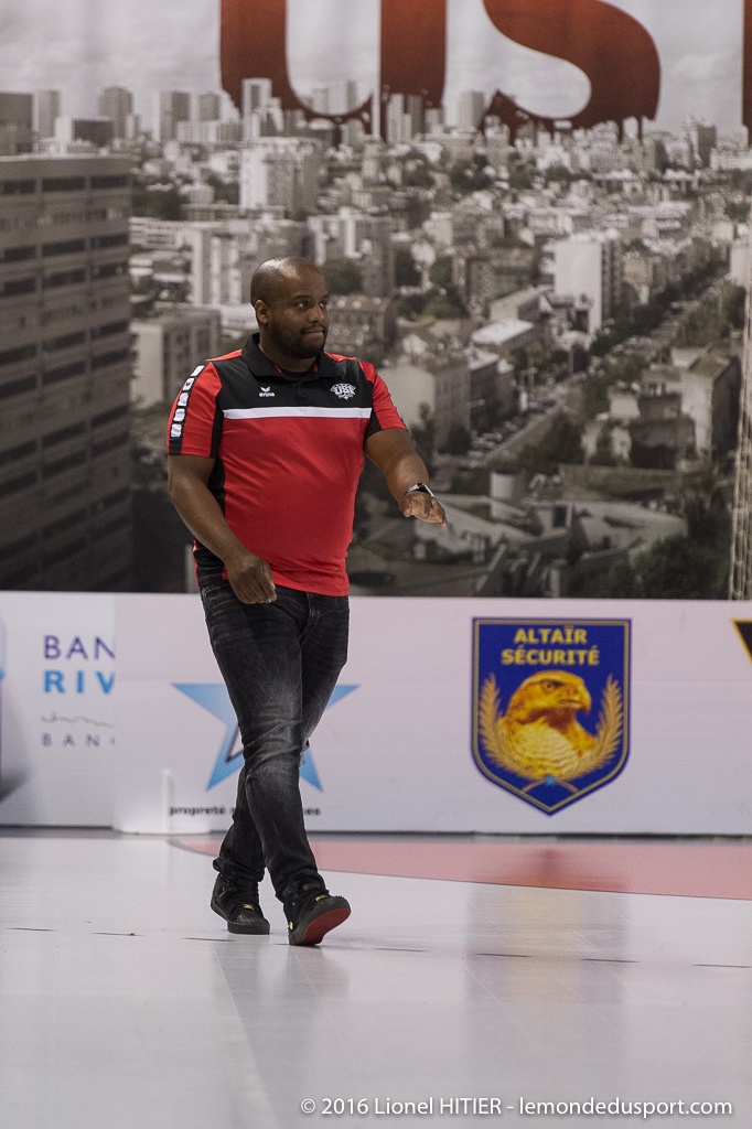 Mise à l'honneur des -18, Champions de France! (Lionel Hitier - www.lemondedusport.com)