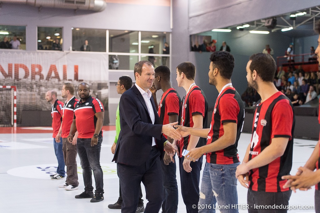 Mise à l'honneur des -18, Champions de France! (Lionel Hitier - www.lemondedusport.com)