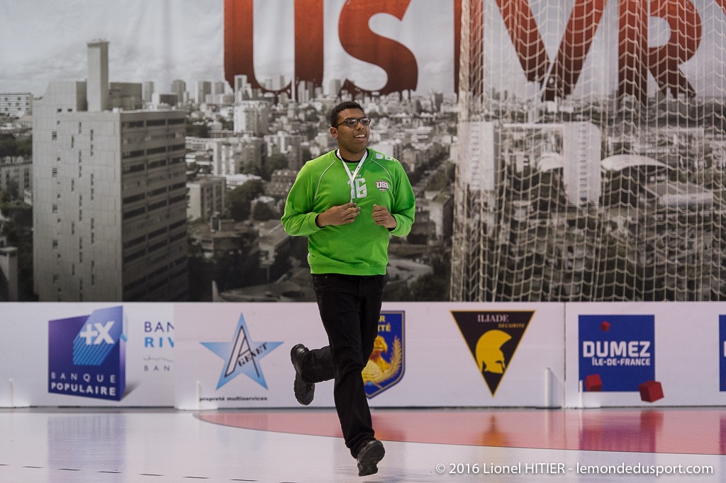 Mise à l'honneur des -18, Champions de France! (Lionel Hitier - www.lemondedusport.com)