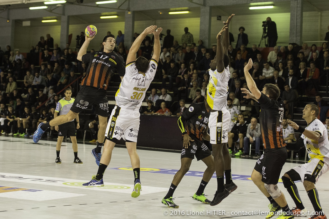 US IVRY - AIX 1617 (Lionel Hitier)