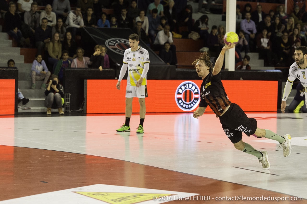 US IVRY - AIX 1617 (Lionel Hitier)