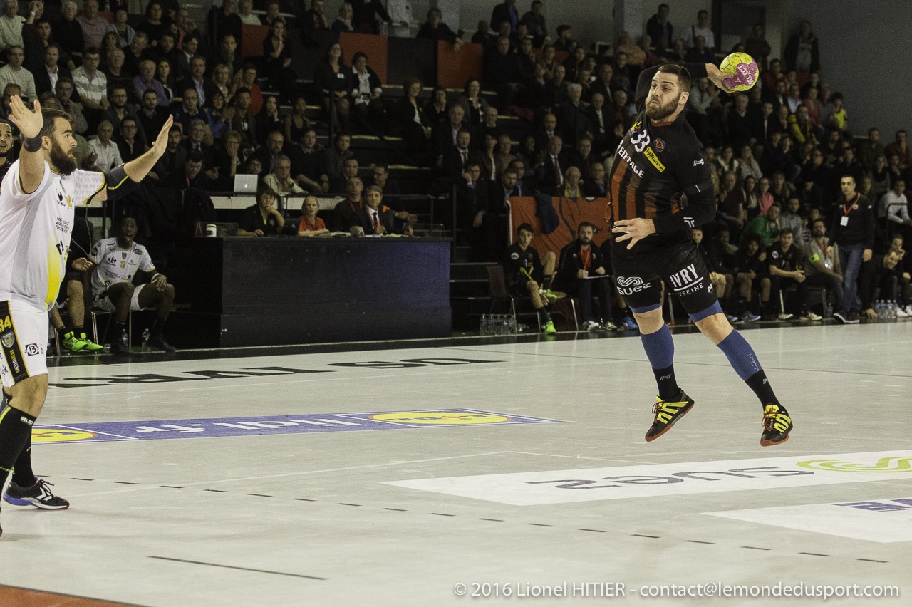 US IVRY - AIX 1617 (Lionel Hitier)