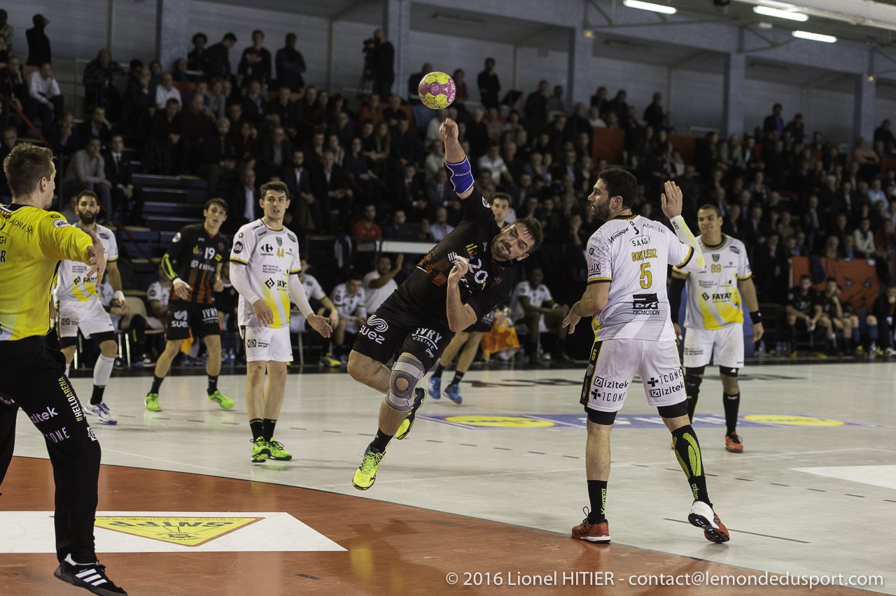 US IVRY - AIX 1617 (Lionel Hitier)