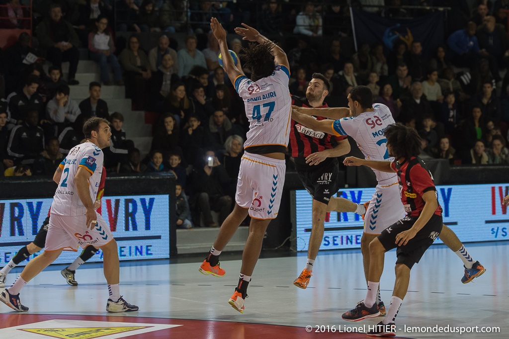 US IVRY - TOULOUSE (Lionel Hitier - www.lemondedusport.com)