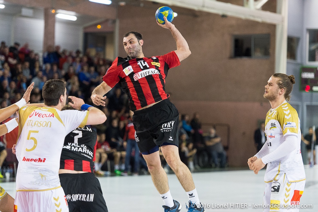 US IVRY - ST RAPHAEL (Lionel Hitier - www.lemondedusport.com)