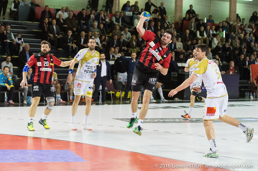 US IVRY - ST RAPHAEL (Lionel Hitier - www.lemondedusport.com)