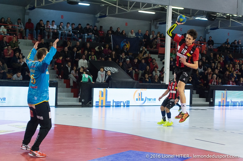 US IVRY - ST RAPHAEL (Lionel Hitier - www.lemondedusport.com)