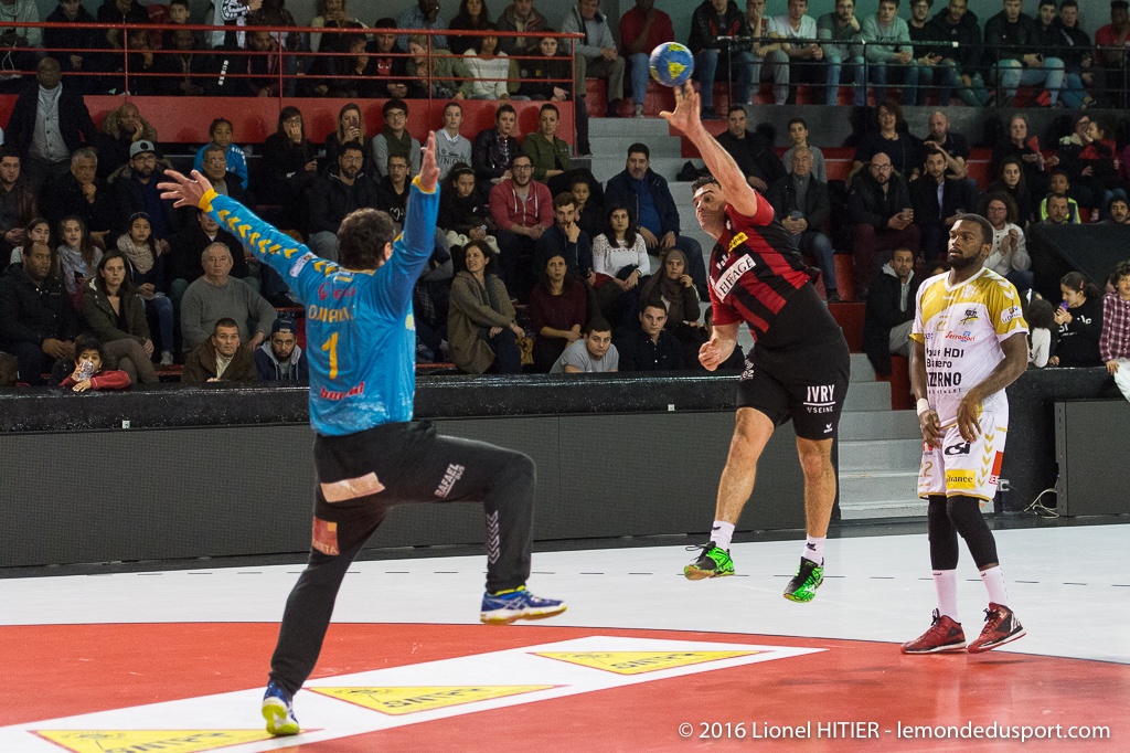 US IVRY - ST RAPHAEL (Lionel Hitier - www.lemondedusport.com)