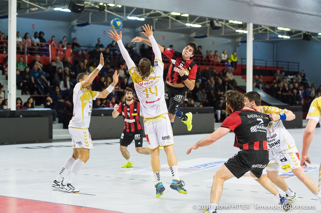 US IVRY - ST RAPHAEL (Lionel Hitier - www.lemondedusport.com)