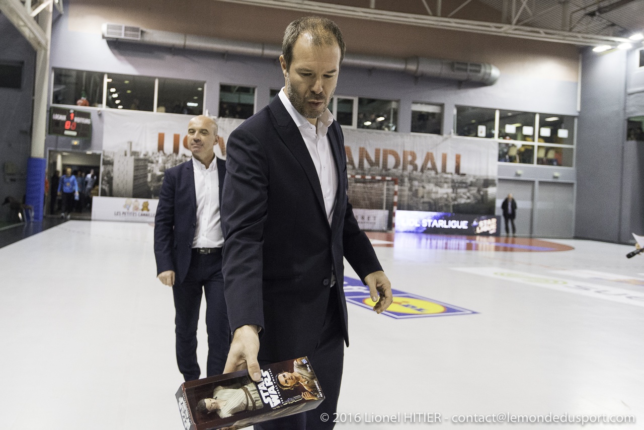 US IVRY - CESSON (PÈRES NOËL VERTS) 1617