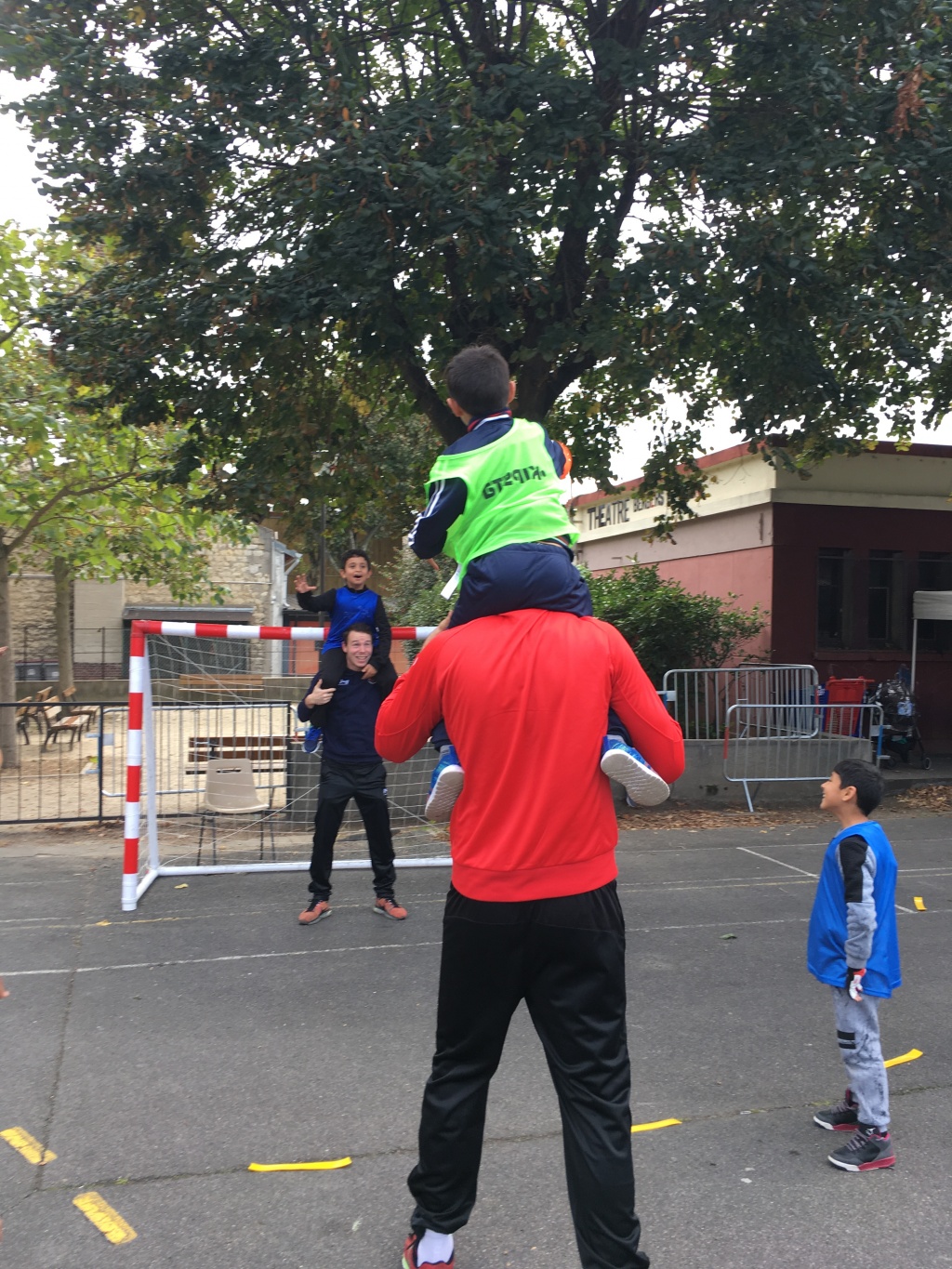 Activité Handball au WEEKEND MOHAMED ALI