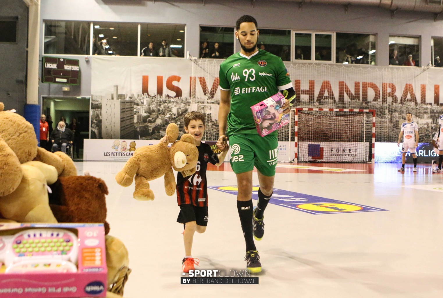 US IVRY - CESSON (PÈRES NOËL VERTS) 1617