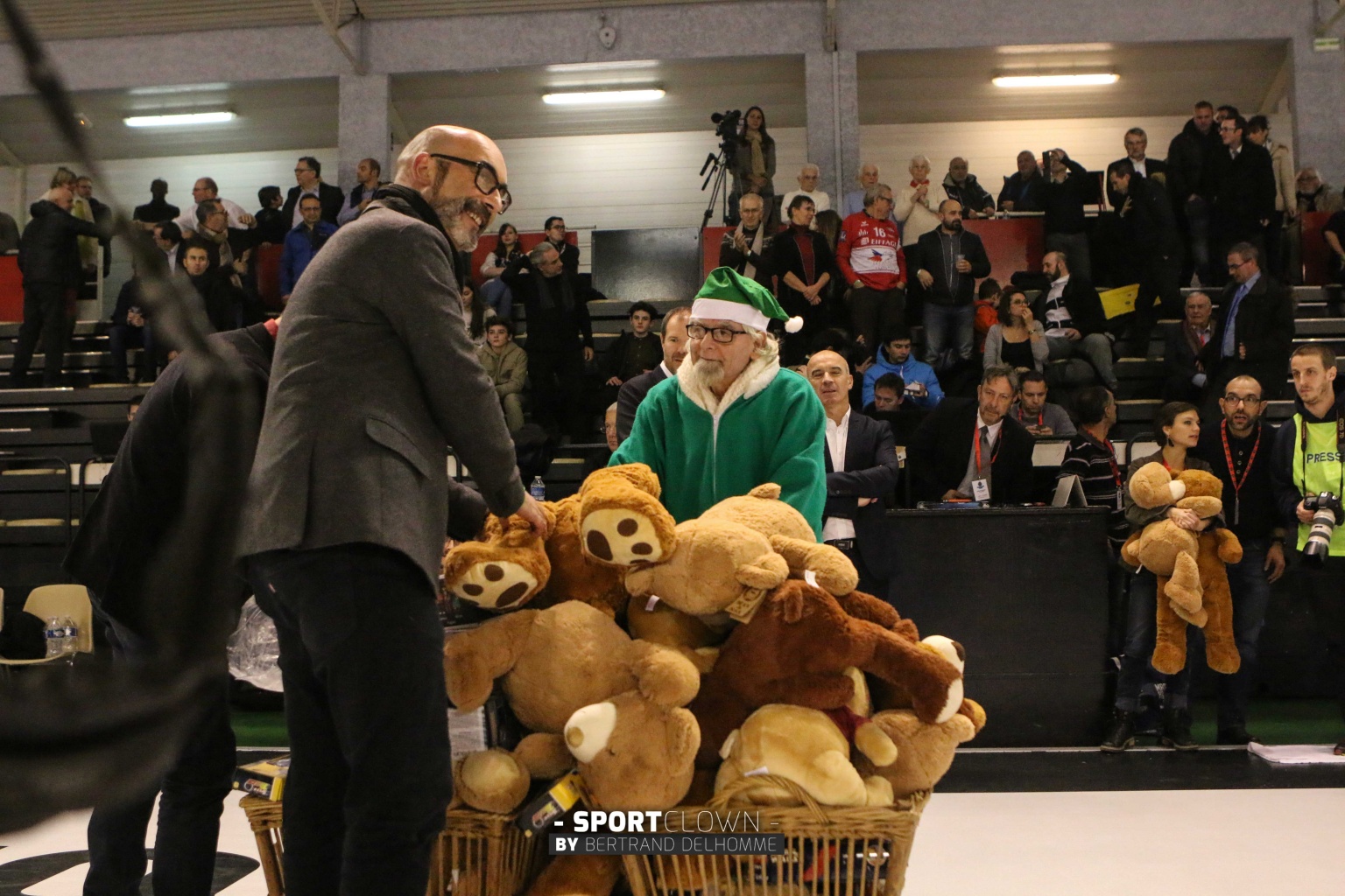 US IVRY - CESSON (PÈRES NOËL VERTS) 1617