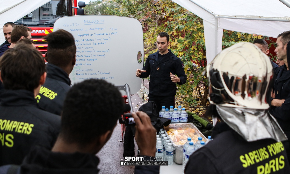 LES ROUGE ET NOIR CHEZ LES POMPIERS ! (bertrand Delhomme)