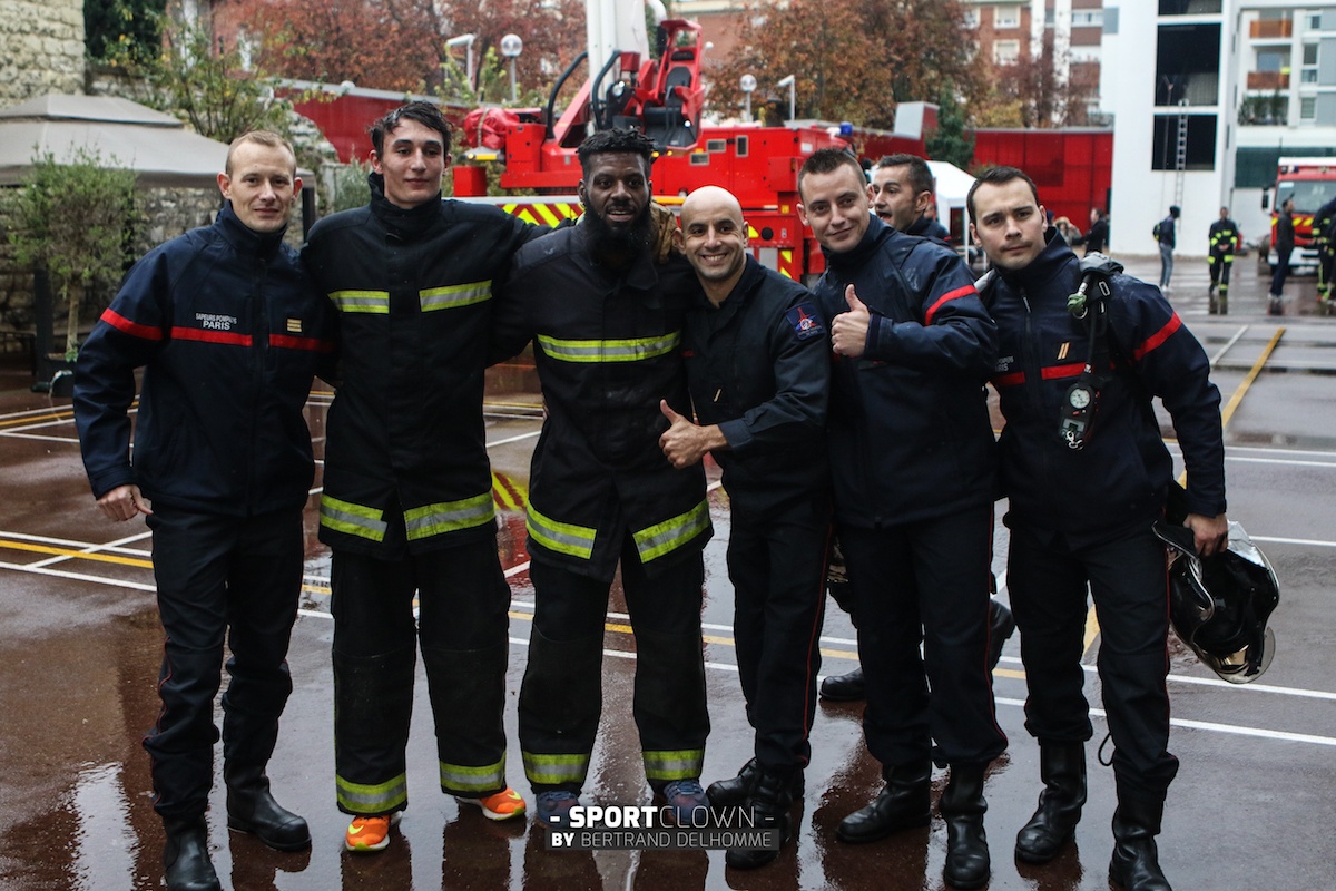 LES ROUGE ET NOIR CHEZ LES POMPIERS ! (bertrand Delhomme)