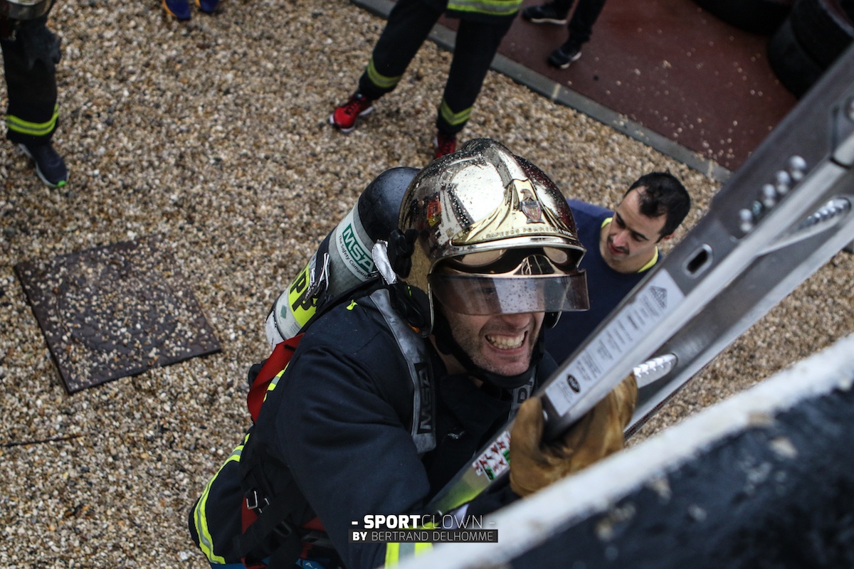 LES ROUGE ET NOIR CHEZ LES POMPIERS ! (bertrand Delhomme)
