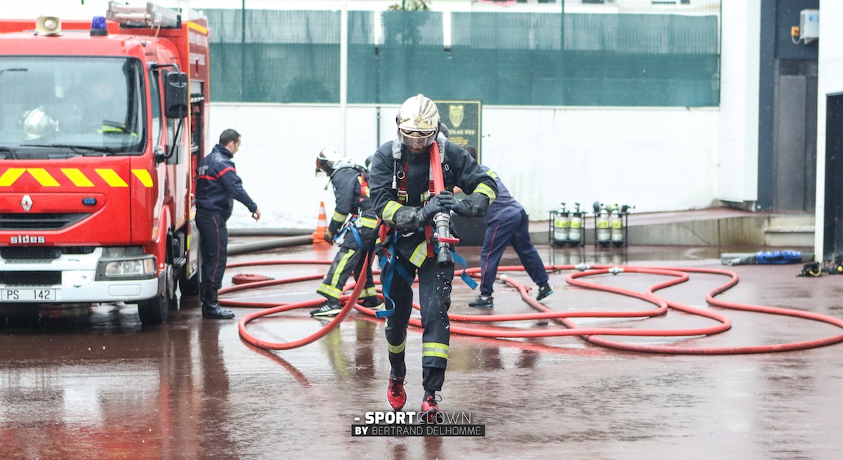 LES ROUGE ET NOIR CHEZ LES POMPIERS ! (bertrand Delhomme)